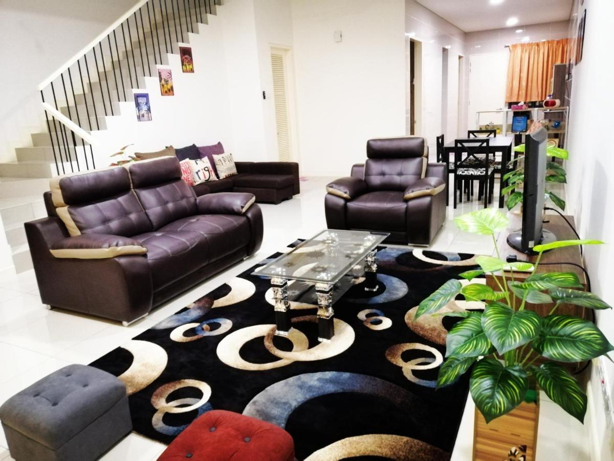 A&D Home-Stay @Kota Warisan, Сепанг Екстериор снимка